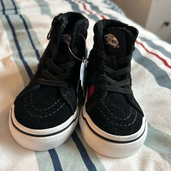 Vans Toddler Size 5 Hi-Top - Red & Black Glow-in-the-Dark Skeleton Edition - Picture 3 of 6